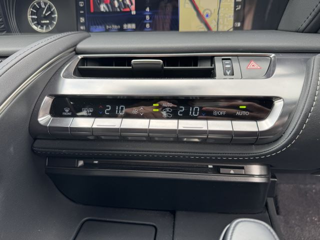 TOYOTA LEXUS LC500H 2018 Image 31