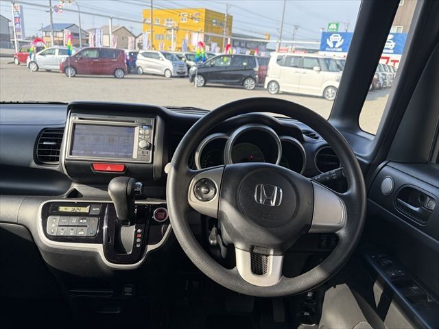 HONDA N BOX 2013 Image 31