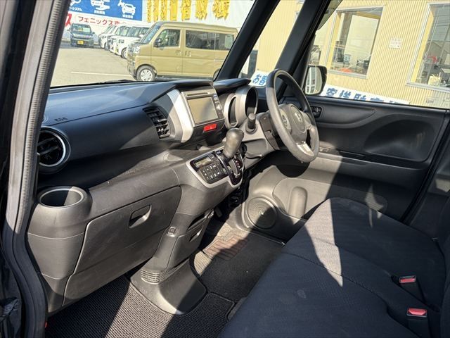 HONDA N BOX 2013 Image 31