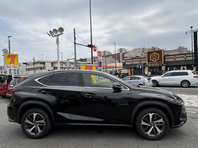 TOYOTA LEXUS NX300 2017 Image 31