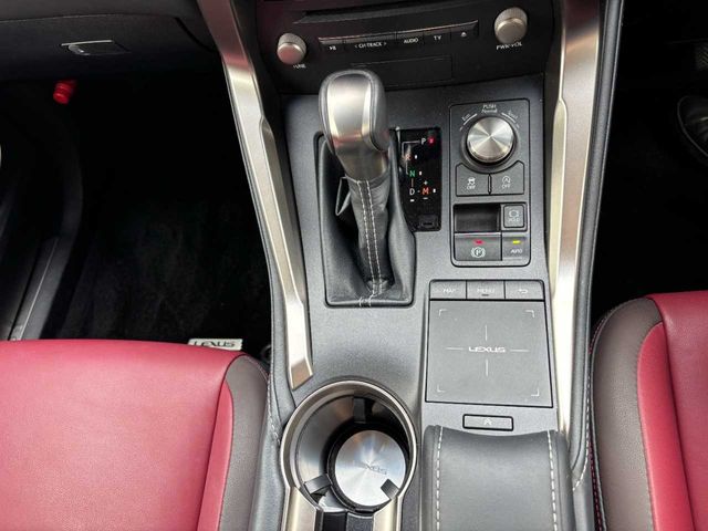 TOYOTA LEXUS NX300 2017 Image 31