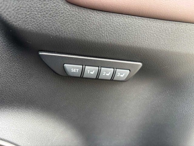 TOYOTA LEXUS NX300 2017 Image 31