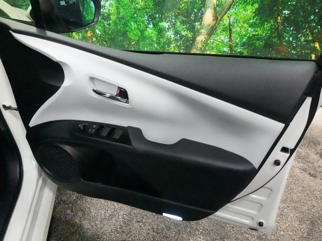 TOYOTA PRIUS 2019 Image 31