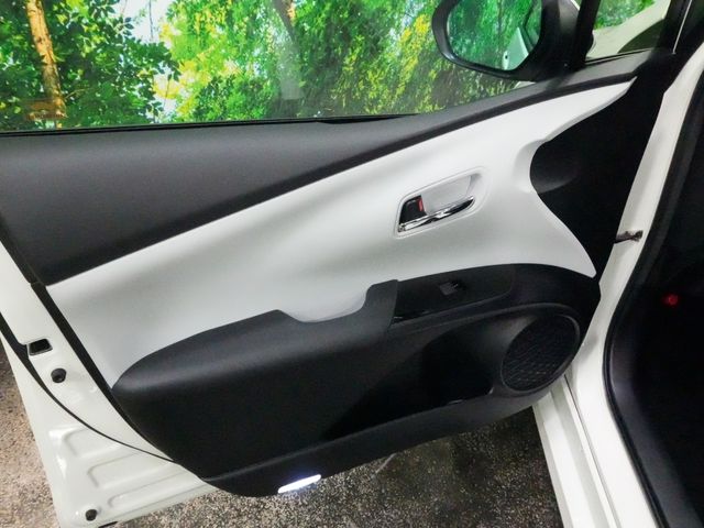 TOYOTA PRIUS 2019 Image 31