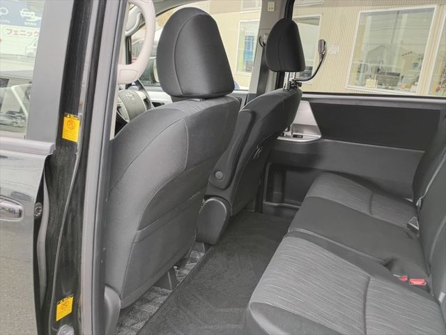TOYOTA VOXY 2013 Image 31
