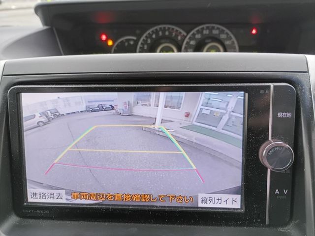 TOYOTA VOXY 2013 Image 31