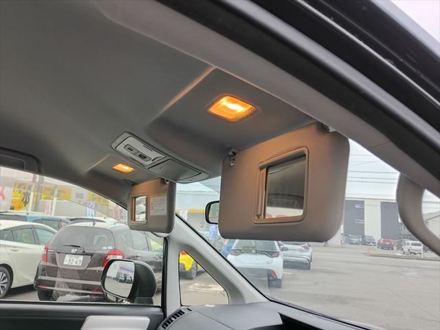 TOYOTA VOXY 2013 Image 31