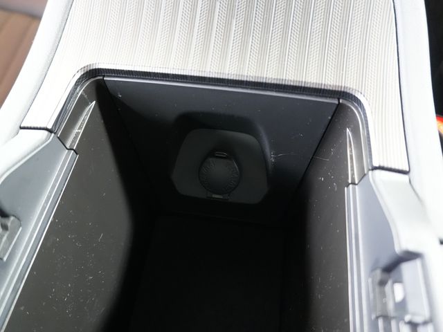 TOYOTA HARRIER HYBRID 2025 Image 31