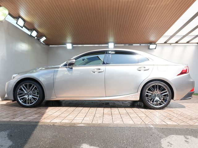 TOYOTA LEXUS IS300H 2016 Image 31
