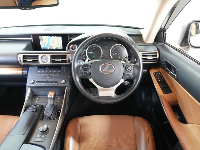 TOYOTA LEXUS IS300H 2016 Image 31