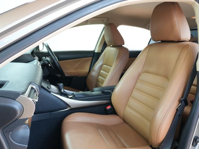 TOYOTA LEXUS IS300H 2016 Image 31