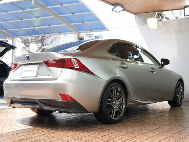 TOYOTA LEXUS IS300H 2016 Image 31