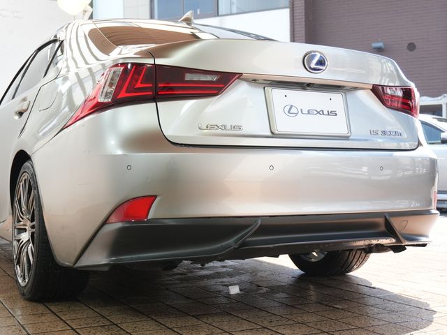 TOYOTA LEXUS IS300H 2016 Image 31