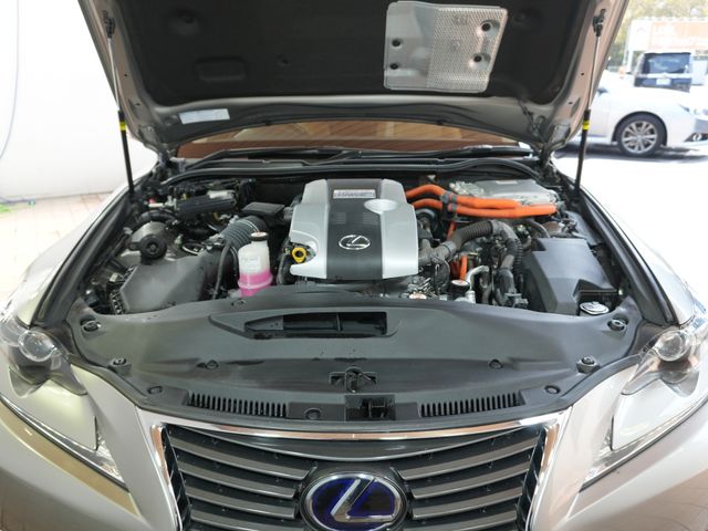 TOYOTA LEXUS IS300H 2016 Image 31