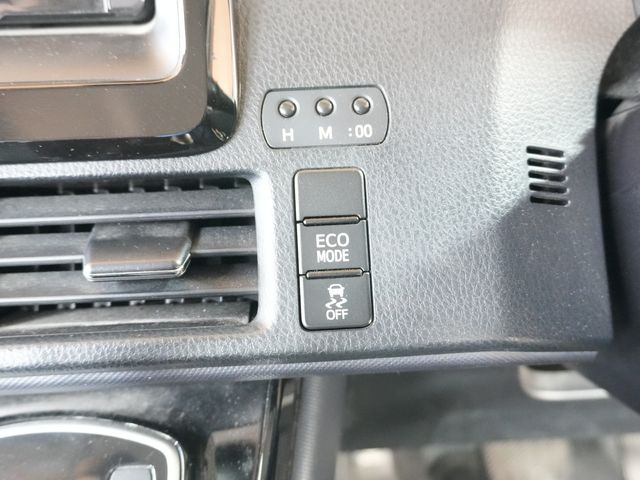 TOYOTA VOXY 2016 Image 31