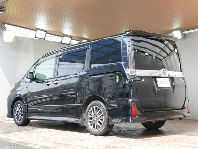 TOYOTA VOXY 2016 Image 31