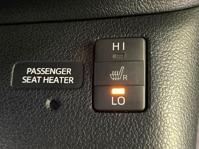 TOYOTA PRIUS PHV 2018 Image 31