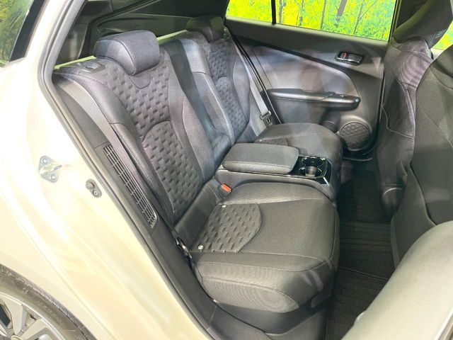 TOYOTA PRIUS PHV 2018 Image 31