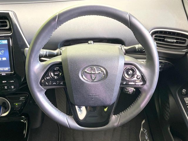 TOYOTA PRIUS PHV 2018 Image 31