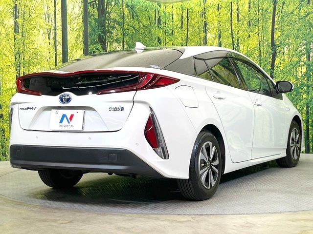 TOYOTA PRIUS PHV 2018 Image 31