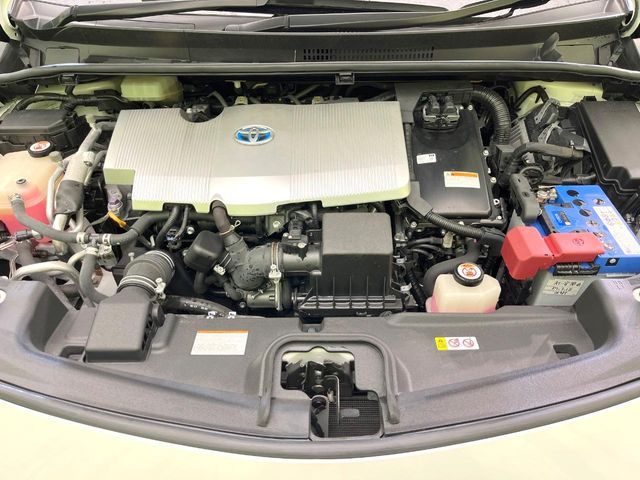TOYOTA PRIUS PHV 2018 Image 31