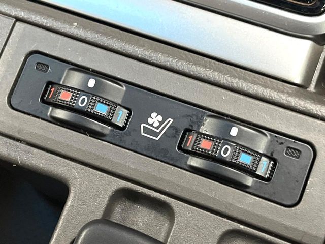 TOYOTA LANDCRUISER PRADO 2023 Image 31