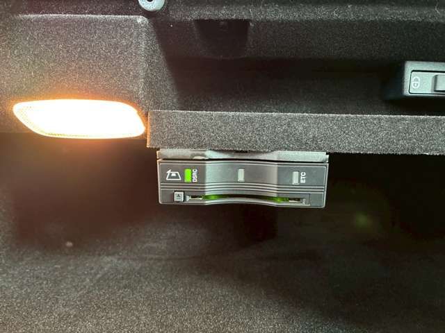 MERCEDES BENZ C CLAS 2018 Image 31