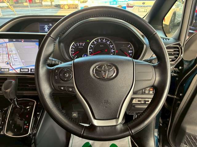 TOYOTA VOXY 2017 Image 31