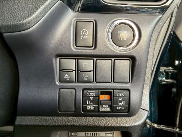 TOYOTA VOXY 2017 Image 31