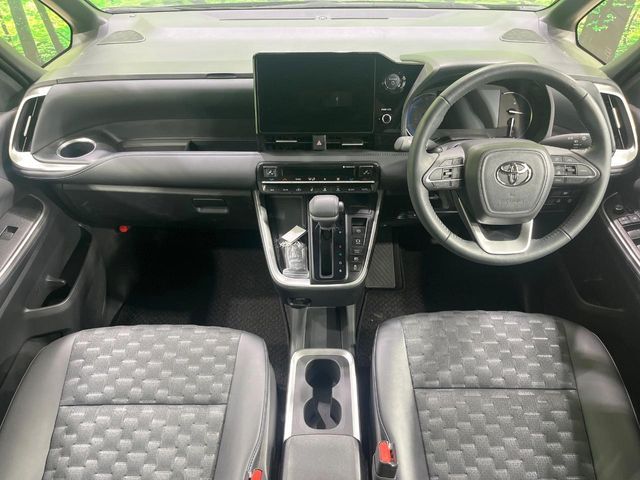 TOYOTA VOXY HYBRID 2024 Image 31