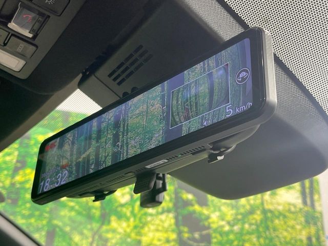 TOYOTA VOXY HYBRID 2024 Image 31