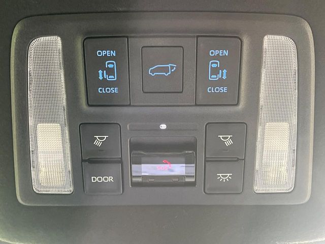 TOYOTA VOXY HYBRID 2024 Image 31