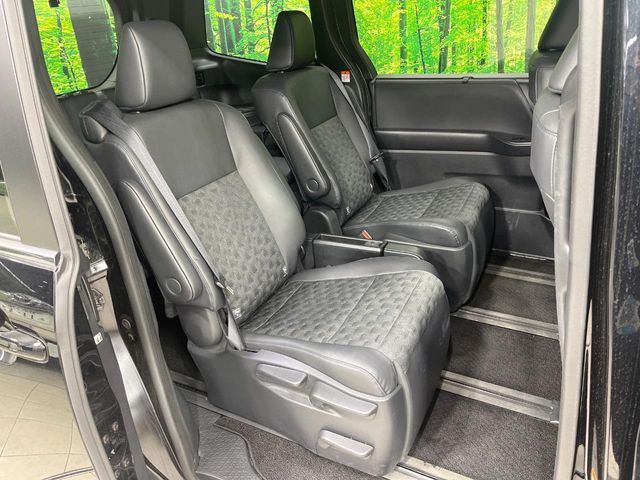 TOYOTA VOXY HYBRID 2024 Image 31