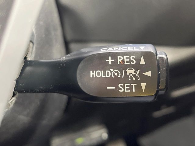 TOYOTA C-HR 2017 Image 31