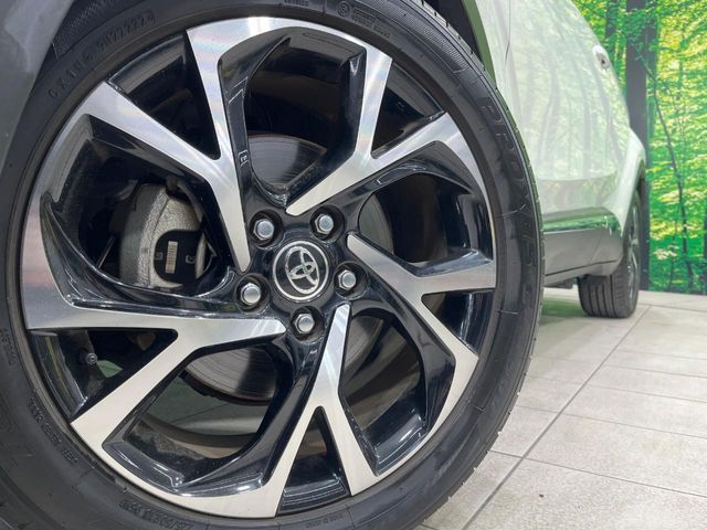 TOYOTA C-HR 2017 Image 31