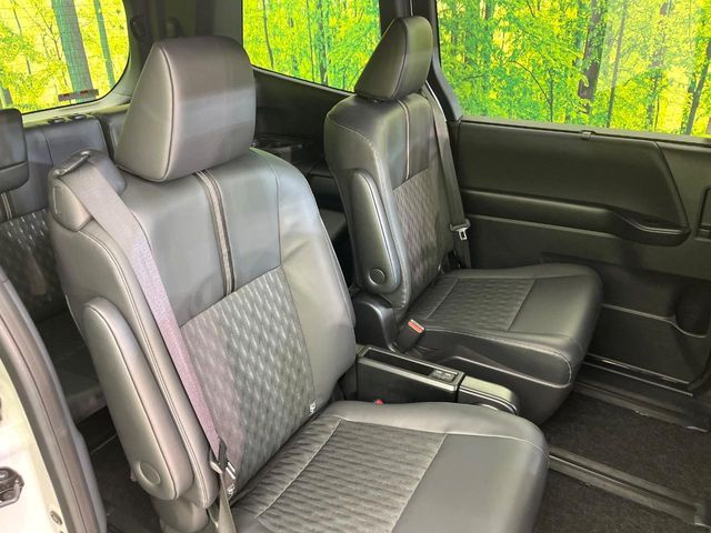 TOYOTA NOAH HYBRID 2024 Image 31