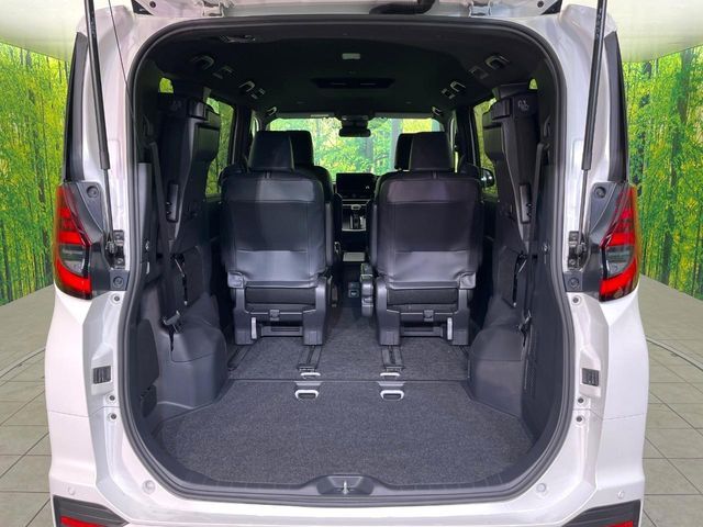 TOYOTA NOAH HYBRID 2024 Image 31