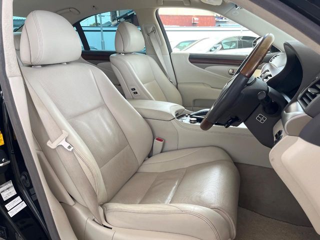 TOYOTA LEXUS LS460 2013 Image 31