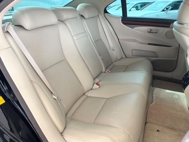 TOYOTA LEXUS LS460 2013 Image 31