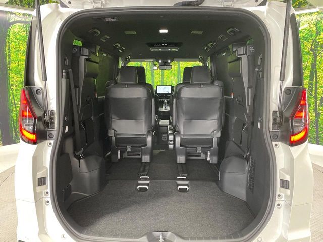 TOYOTA NOAH HYBRID 2023 Image 31