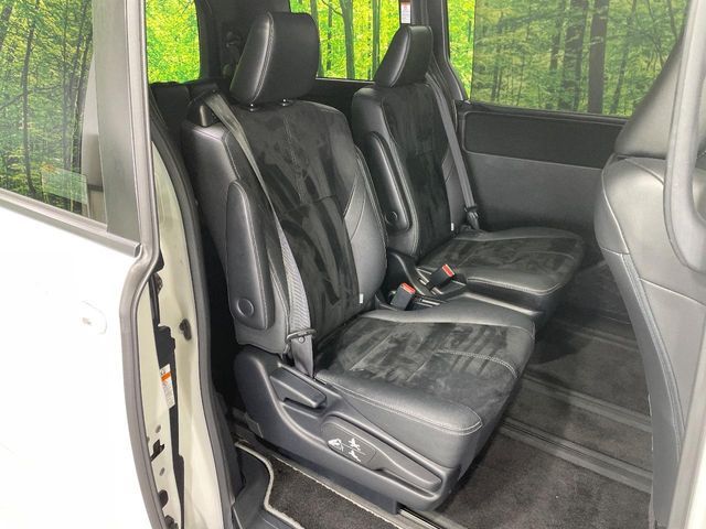 TOYOTA NOAH 2017 Image 31