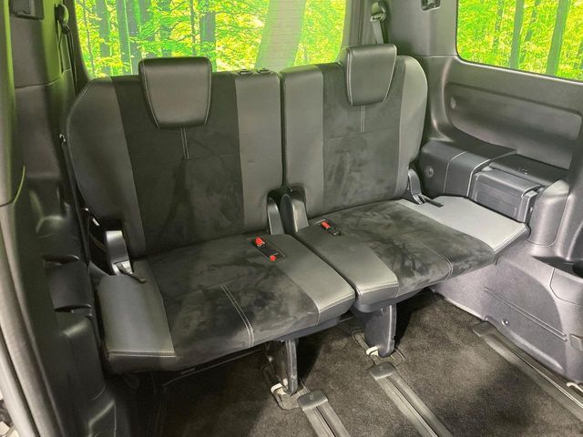 TOYOTA NOAH 2017 Image 31