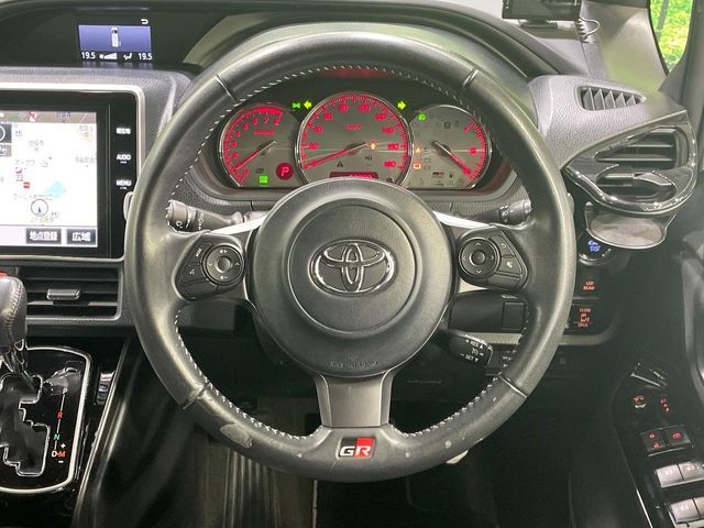 TOYOTA NOAH 2017 Image 31