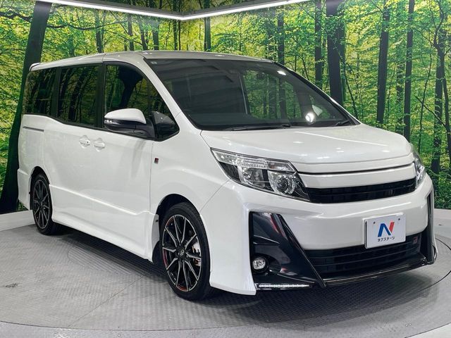 TOYOTA NOAH 2017 Image 31