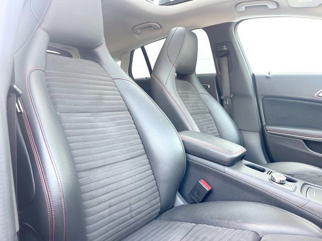 MERCEDES BENZ CLA SH 2018 Image 31