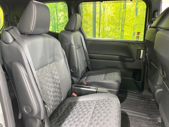 TOYOTA VOXY 2022 Image 31