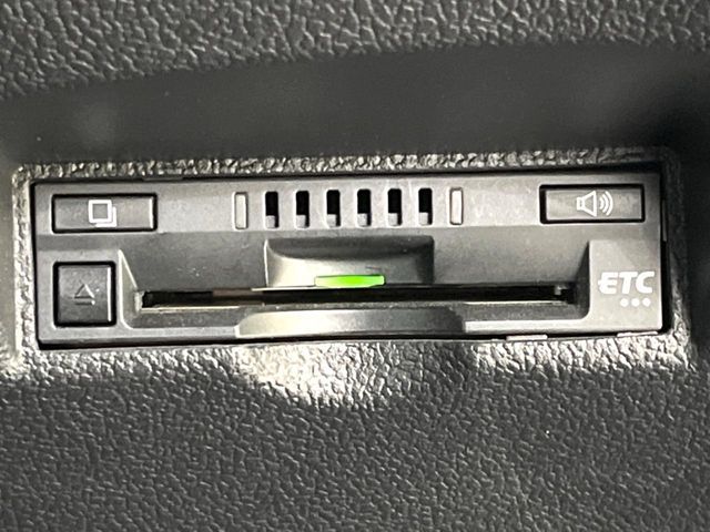 TOYOTA PRIUS 2019 Image 31