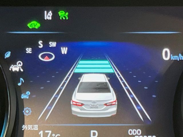 TOYOTA CAMRY HYBRID 2017 Image 31