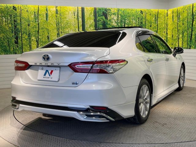 TOYOTA CAMRY HYBRID 2017 Image 31