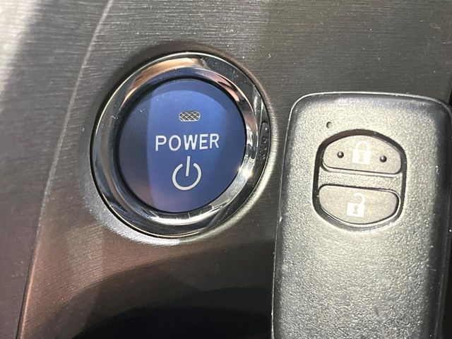 TOYOTA PRIUS 2013 Image 31